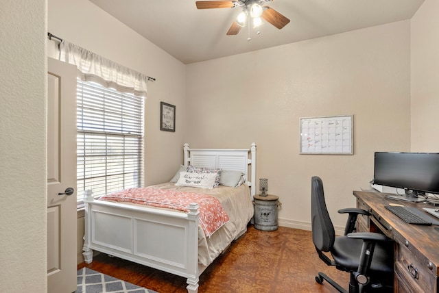 bedroom with ceiling fan