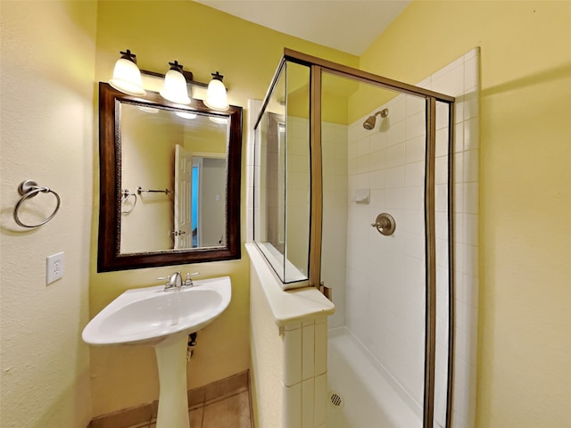 10805 Winged Foot Dr, Rowlett, TX 75089 - bathroom featuring an enclosed shower