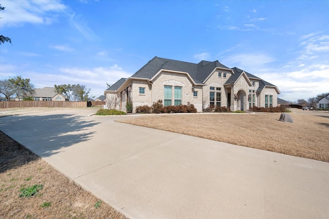 view of front of house with a front yard