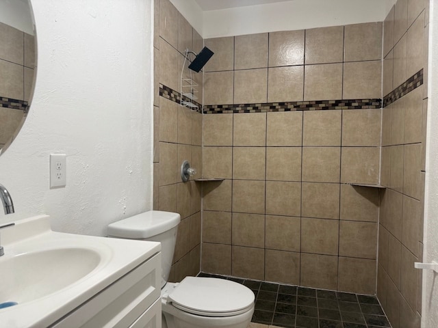 8112 Melrose St E, White Settlement, TX 76108 - full bath featuring tiled shower, vanity, and a textured wall