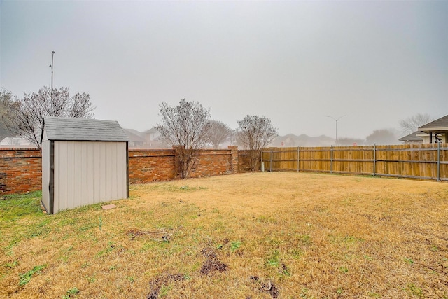 408 Elk Run Dr, Fort Worth, TX 76140 - view of yard featuring a storage unit