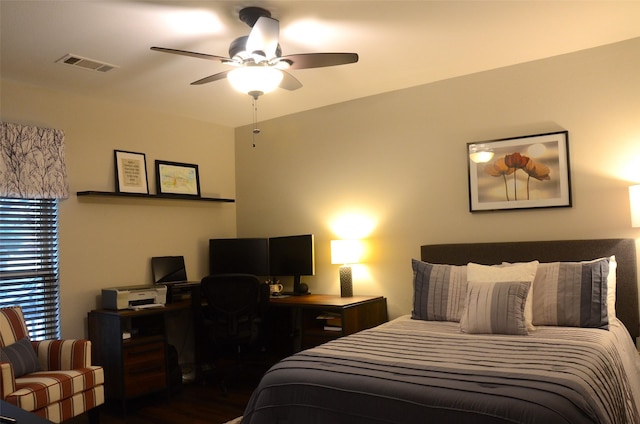 bedroom featuring ceiling fan