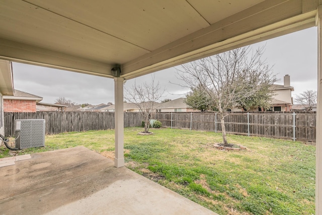 view of yard with a patio