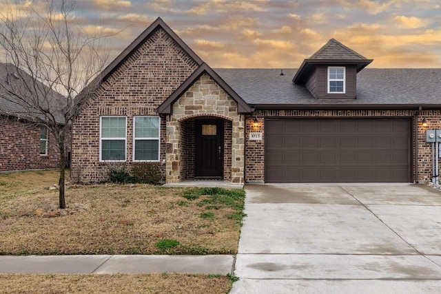 view of front facade with a garage