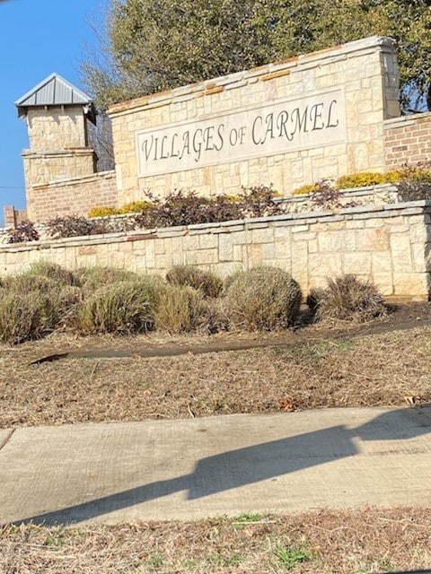 view of community / neighborhood sign