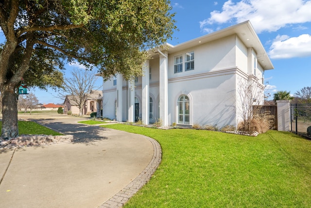 exterior space featuring a yard