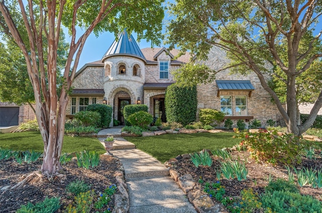 view of front of house with a front yard