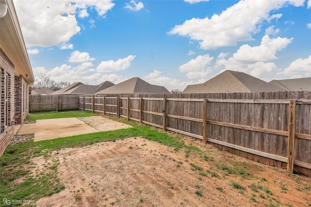 view of yard featuring a patio