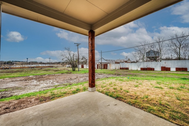 view of yard featuring a patio area