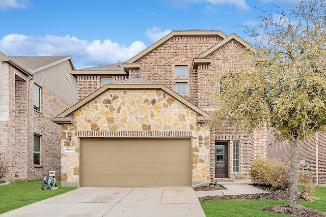 view of front facade featuring a garage