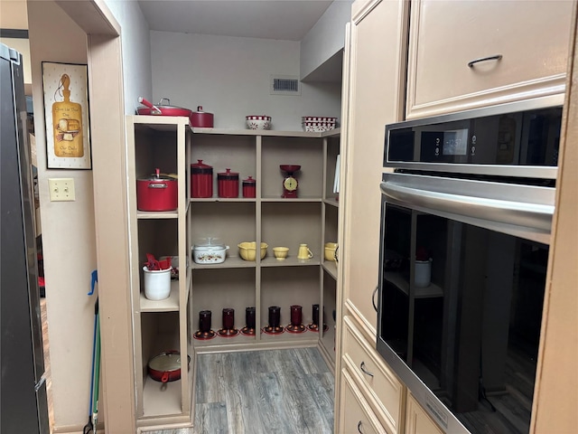 pantry featuring visible vents