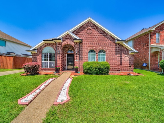 view of front of property with a front yard