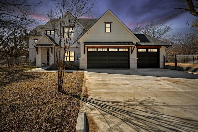 view of modern farmhouse style home