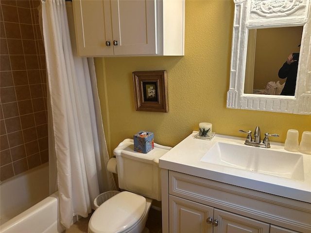 1434 Lakeside Trl, Whitney, TX 76692 - full bathroom with toilet, vanity, and shower / bath combo with shower curtain