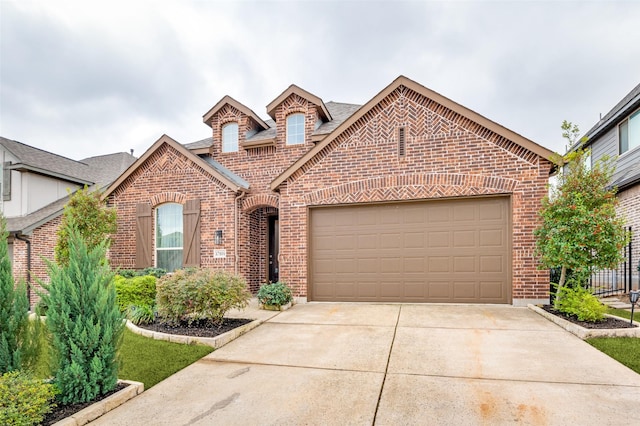 view of front property featuring a garage