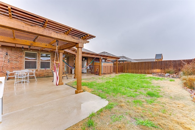 view of yard featuring a patio area