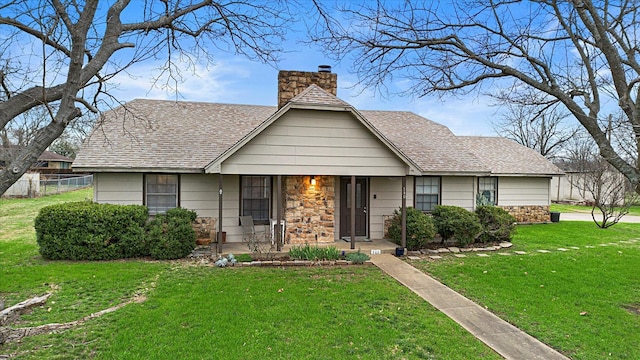 view of front of house with a front yard