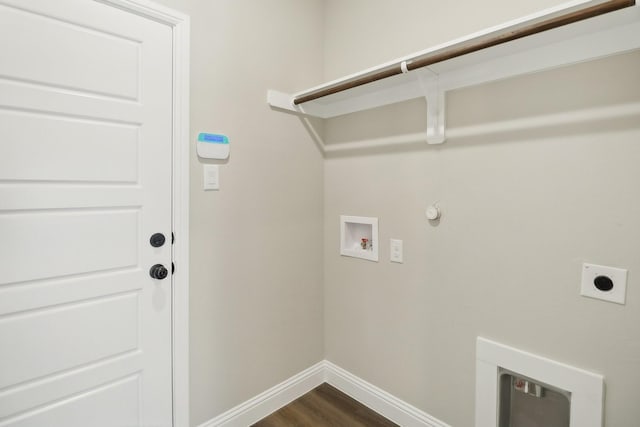 212 Navajo Trl, Alvarado, TX 76009 - laundry area with laundry area, hookup for a washing machine, gas dryer hookup, baseboards, and hookup for an electric dryer