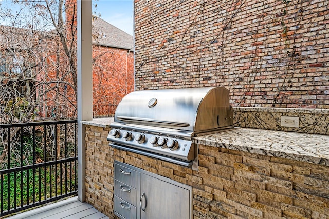 view of patio / terrace with grilling area and exterior kitchen