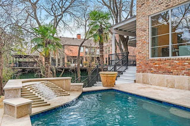 view of swimming pool