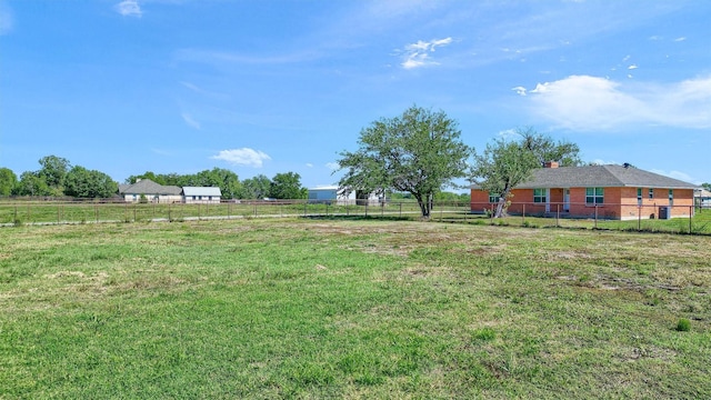 view of yard featuring a rural view