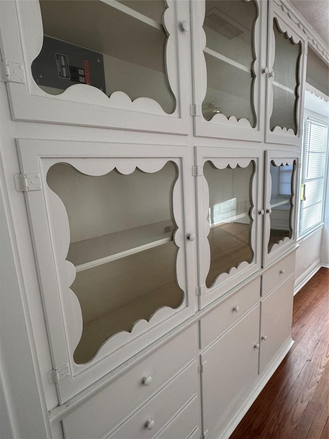 interior details with hardwood / wood-style floors