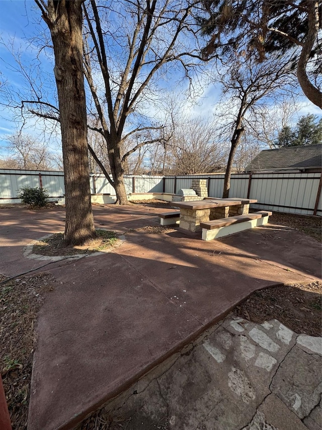 view of yard with a patio area