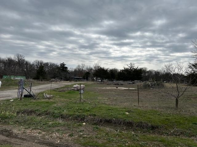 Listing photo 3 for 651 County Road 4446, Whitewright TX 75491