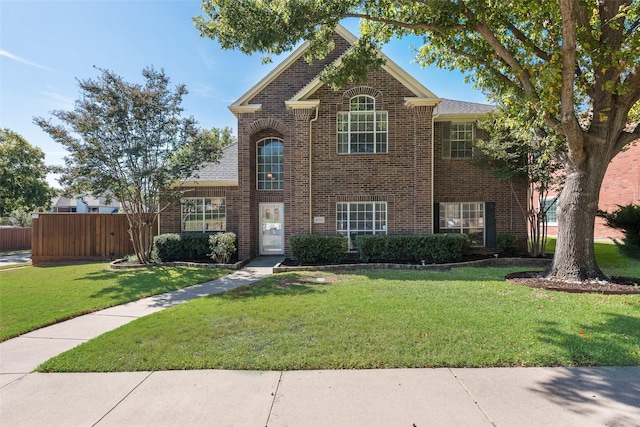 view of front of property featuring a front yard