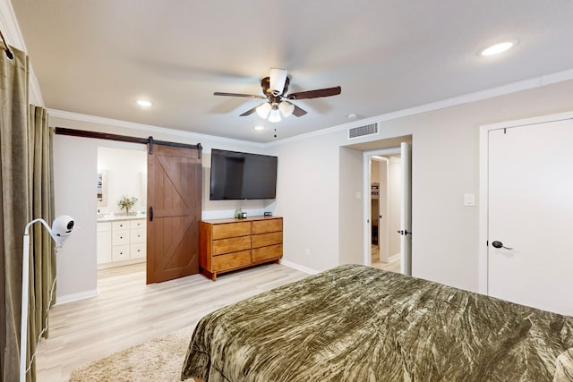 6808 Westglen Dr, Fort Worth, TX 76133 - bedroom featuring crown molding, light hardwood / wood-style floors, a barn door, and ceiling fan