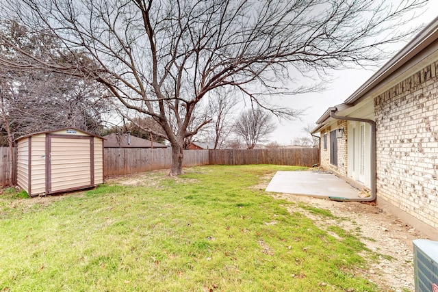 6808 Westglen Dr, Fort Worth, TX 76133 - view of yard featuring a shed and a patio area