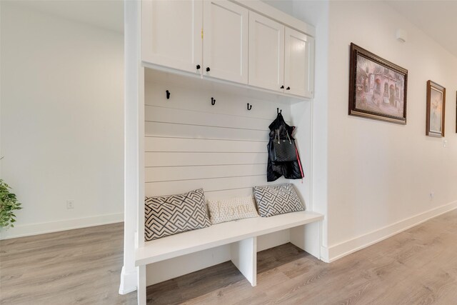 327 Lovers Ln, Terrell, TX 75160 - corridor featuring recessed lighting, baseboards, light wood-type flooring, and visible vents