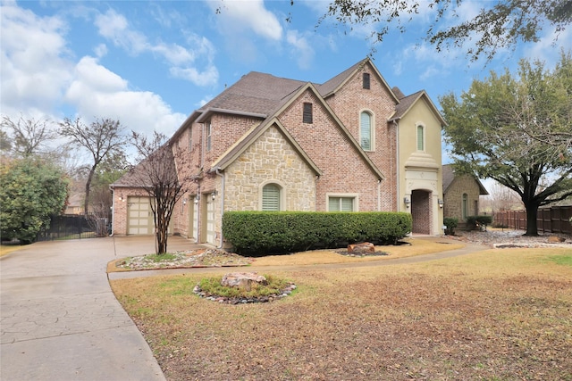 view of front of home with a front lawn