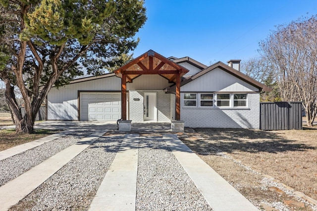 view of front facade with a garage