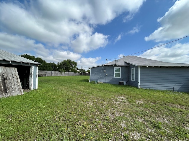 1321 Hall St, Lancaster, TX 75134 - view of yard with cooling unit