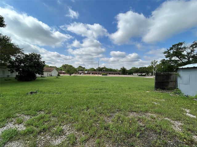 1321 Hall St, Lancaster, TX 75134 - view of yard featuring fence