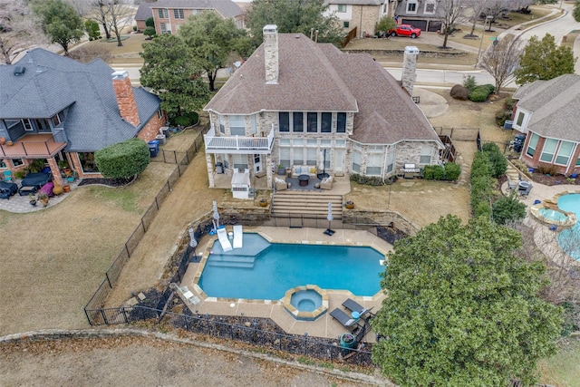 view of swimming pool