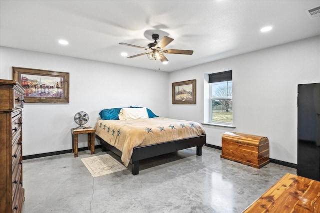 bedroom featuring ceiling fan