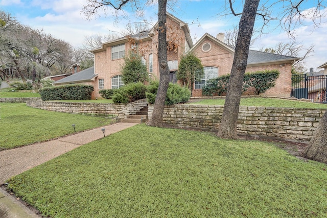 view of front of house featuring a front yard