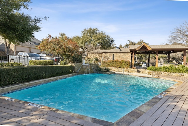 view of swimming pool