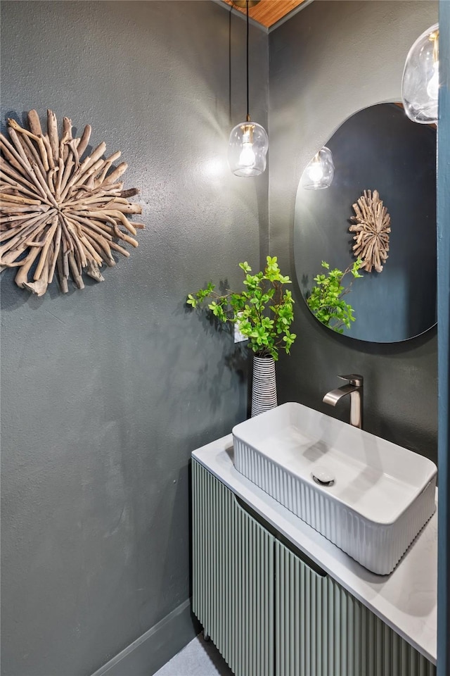 bathroom featuring sink