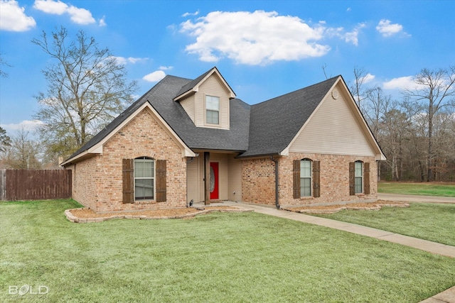 view of front facade with a front lawn