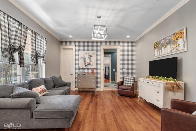 living area featuring crown molding, recessed lighting, wood finished floors, and wallpapered walls