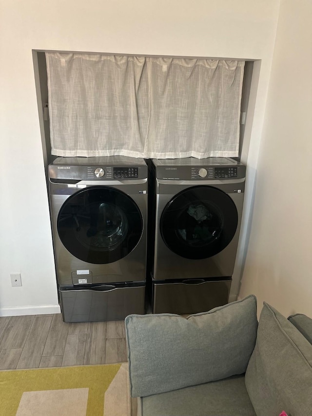 laundry room featuring independent washer and dryer