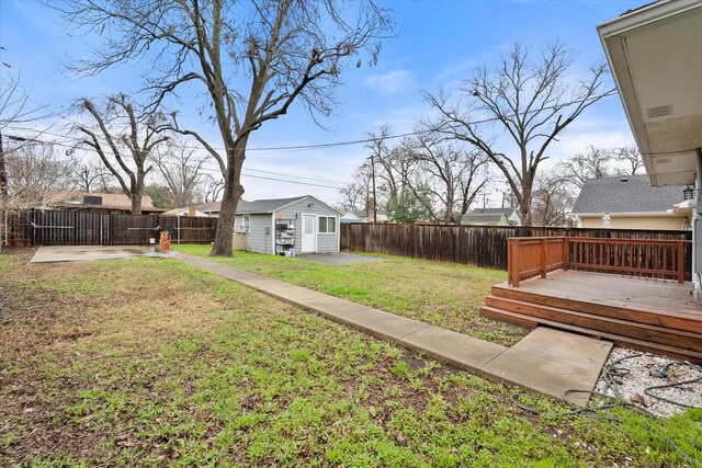 223 S Oak Cliff Blvd, Dallas, TX 75208 - kitchen with backsplash, stainless steel appliances, visible vents, and wood finished floors
