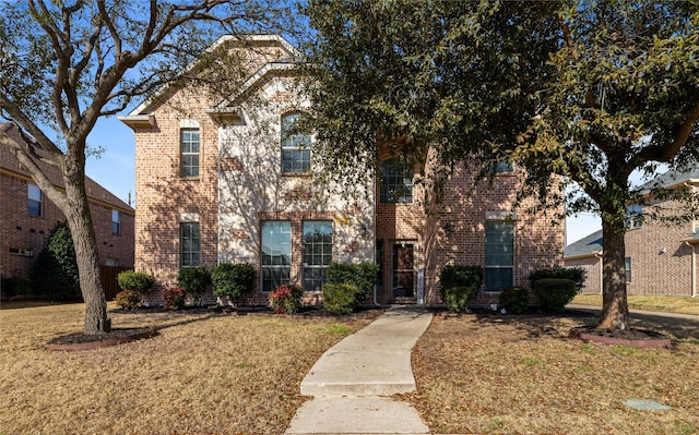 view of front of house featuring a front yard