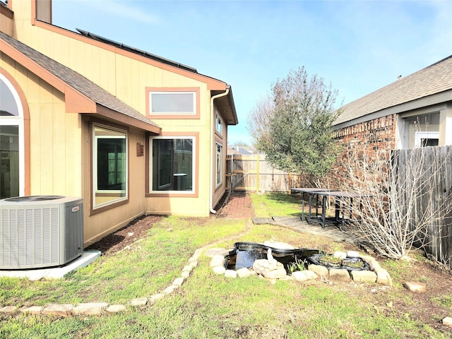 view of yard with cooling unit