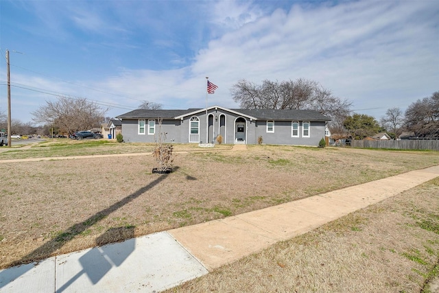 view of front facade with a front lawn