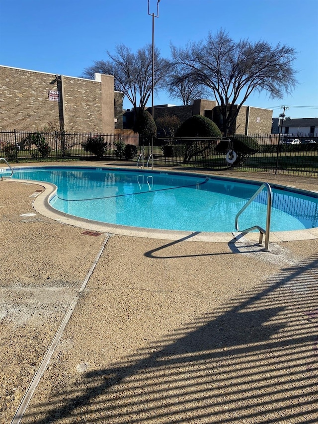5540 Boca Raton Blvd Unit 174, Fort Worth, TX 76112 - community pool with a patio area
