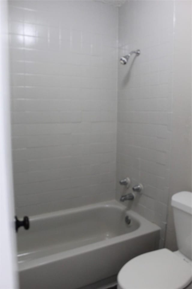 5540 Boca Raton Blvd Unit 174, Fort Worth, TX 76112 - full bath with toilet and bathtub / shower combination